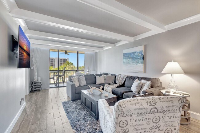 Building Photo - 2707 N Ocean Blvd
