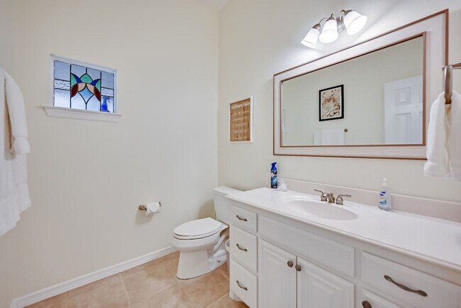 Building Photo - 811 Mallard Pointe Dr