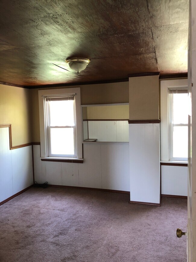 Building Photo - 1714 Dagmar Ave