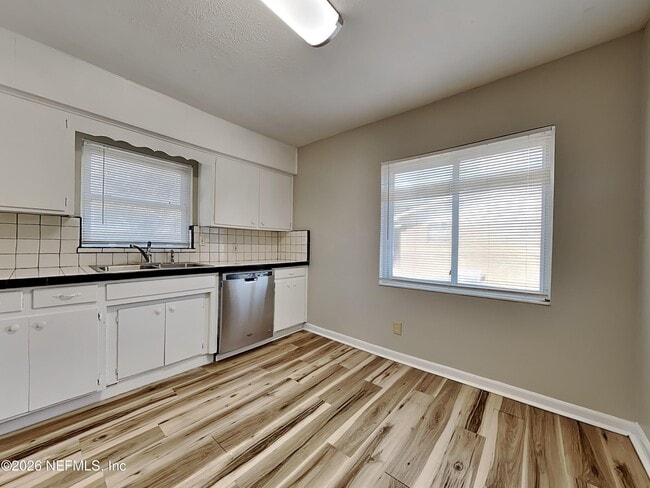 Building Photo - 1846 Grove Park Dr