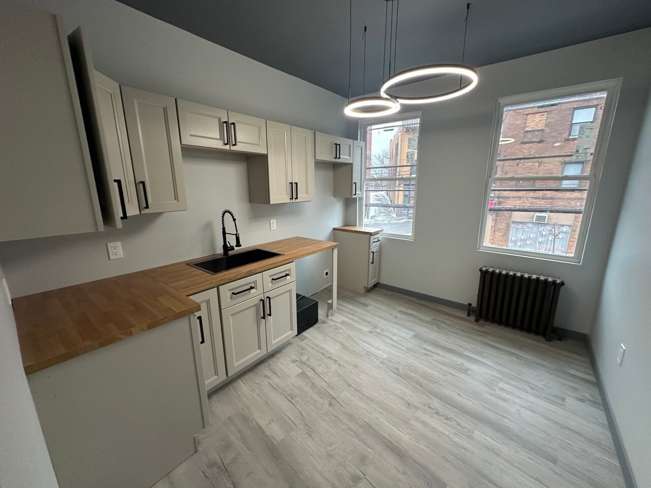 Building Photo - 2552 Brownsville Rd