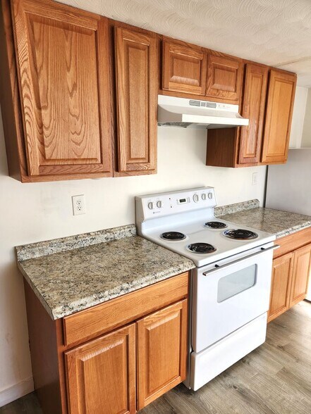 Building Photo - 2 Seminole St