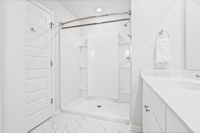 Building Photo - 504 Minim St