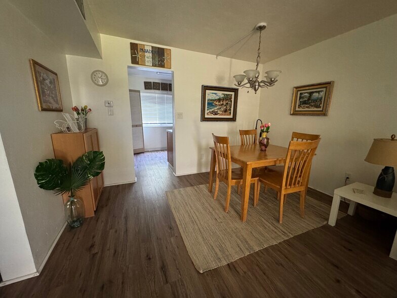 Dining Area - 6700 1st Ave S