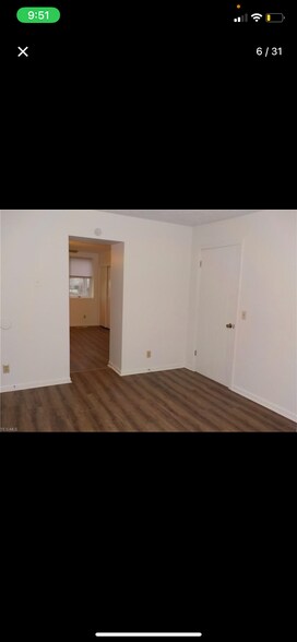 Building Photo - 1205 1/2 Pershing Rd