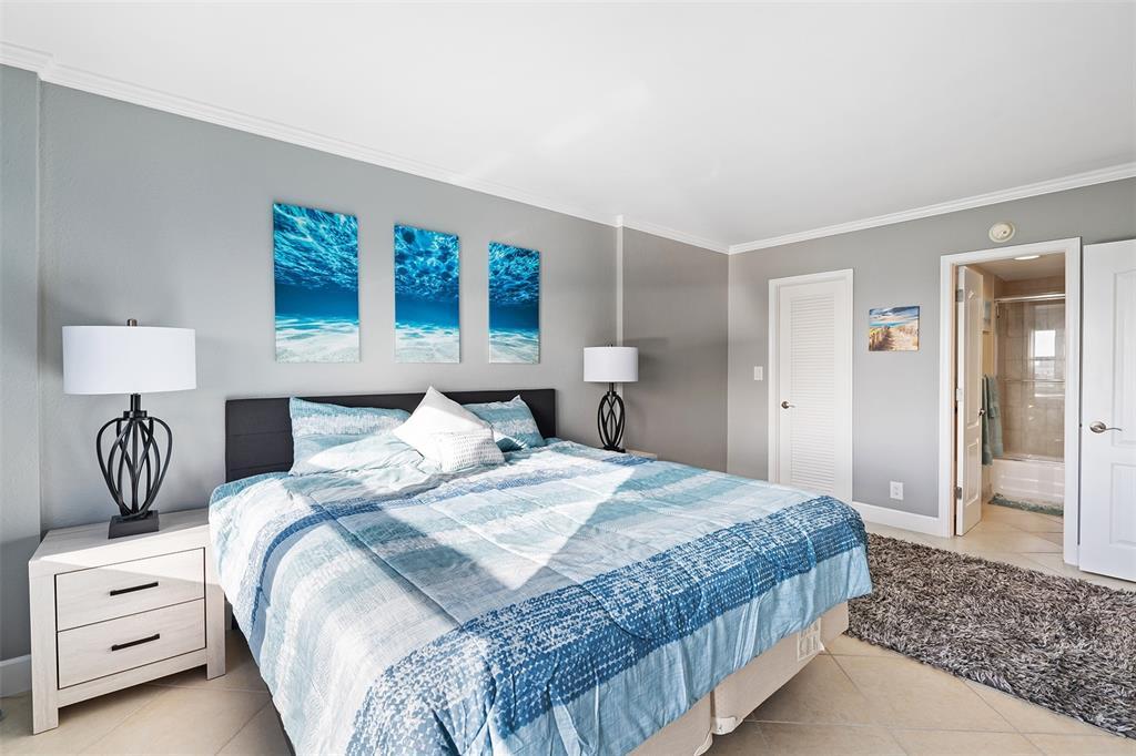 Building Photo - 2900 NE 30th St