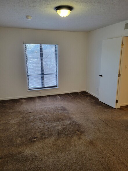 Building Photo - 500 Oxcart Rd