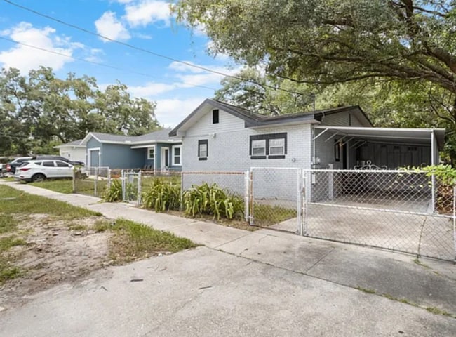 Building Photo - 8213 N Elmer St