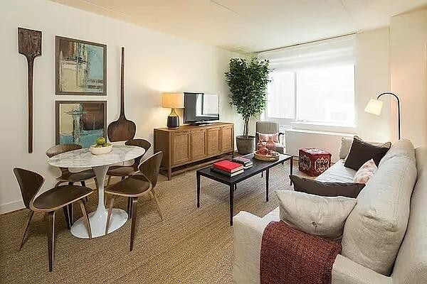 Primary Photo - 511 W 44th St