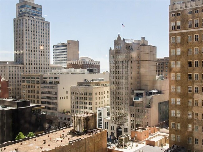Building Photo - 1505 Elm St