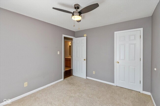 Building Photo - 1009 Ebony Cir