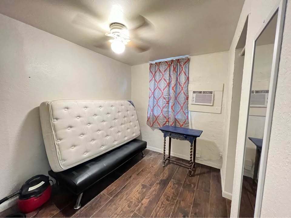 Building Photo - 1537 SW 44th Ave