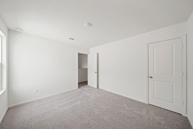 Building Photo - 8627 Vacek Xing Wy