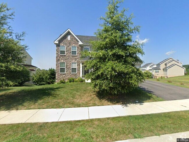 Building Photo - 345 Wagon Wheel Ln