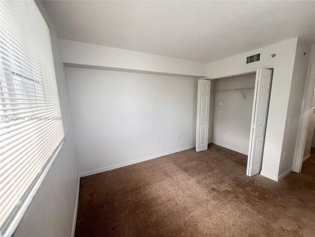 Building Photo - 13800 NE 3rd Ct