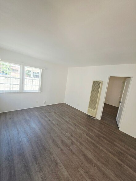 Building Photo - 416 Fischer St