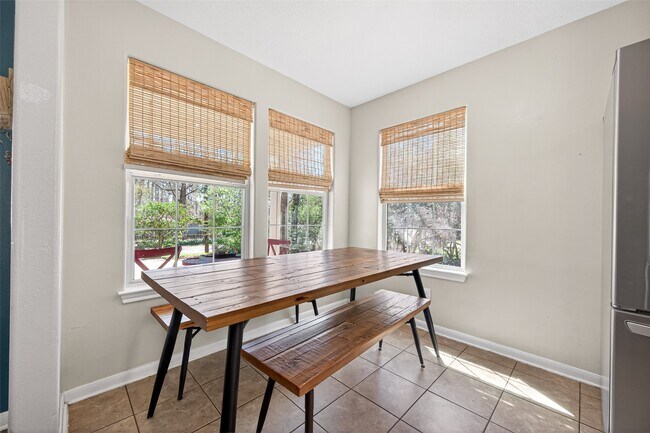 Building Photo - 10391 Royal Magnolia Dr