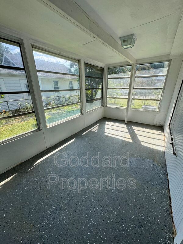 Building Photo - 415 Lorraine St