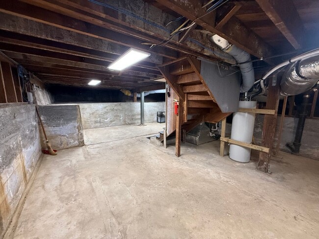 Building Photo - TIMELESS 1920s SPANISH COLONIAL FOUR BEDRO...