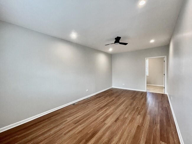 Building Photo - 15 Bradley Ln