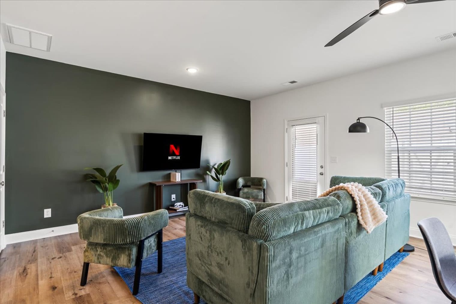 Building Photo - 8530 Steele Creek Pl Dr