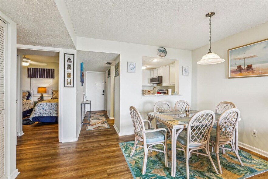 Building Photo - 880-A1A A1A Beach Blvd