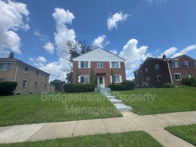Primary Photo - 1549 Old Ln Ave