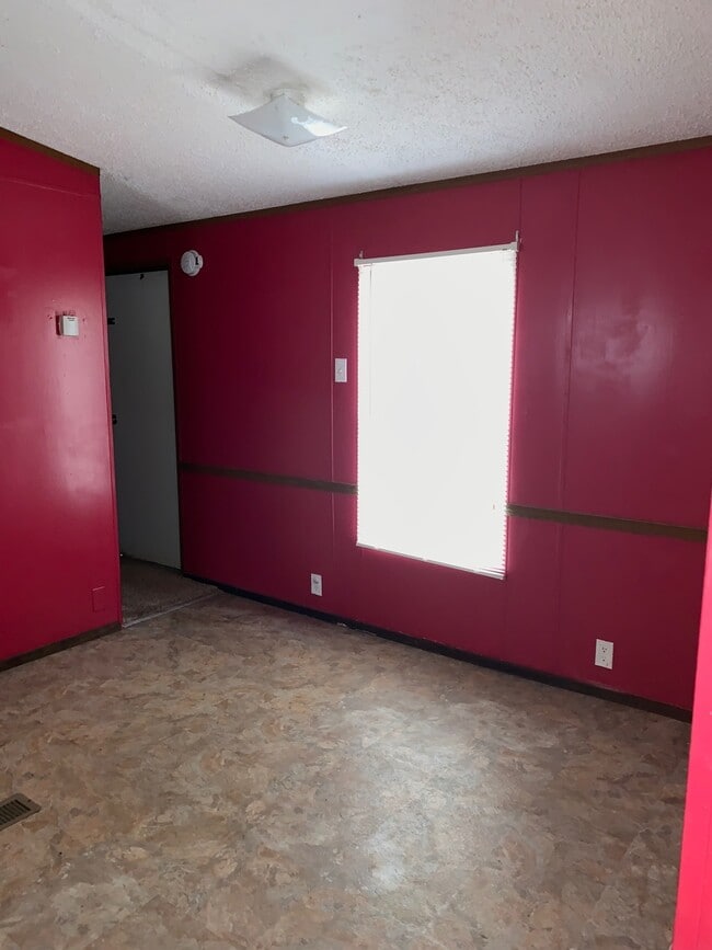 Building Photo - 93 Whispering Pines Cir