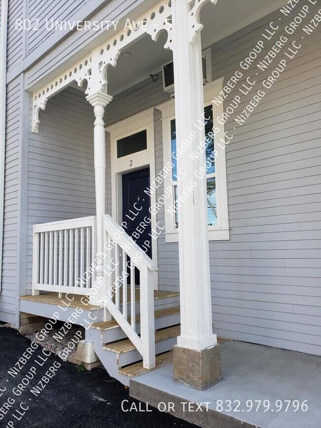 Building Photo - 802 University Ave