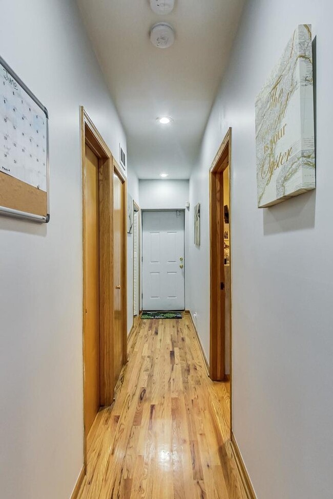 Building Photo - 1452 W Cortez St