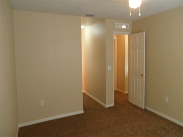 Building Photo - 31810 Parkdale Dr