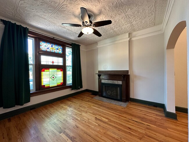 Building Photo - 1520 E 35th Ave