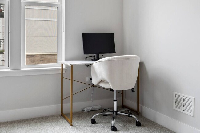 Building Photo - 28294 Ferry Rd