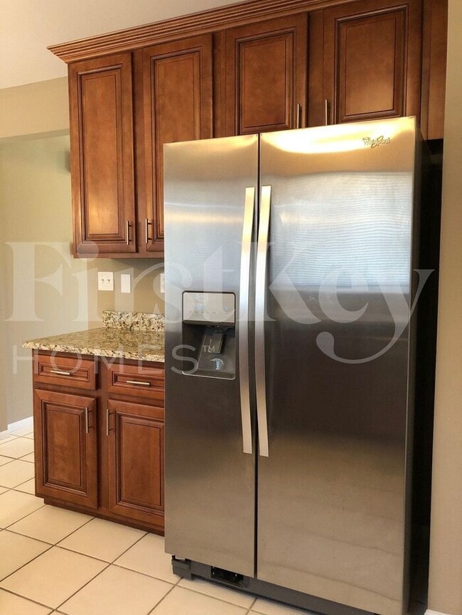 Building Photo - 16727 N Fork Ridge Dr