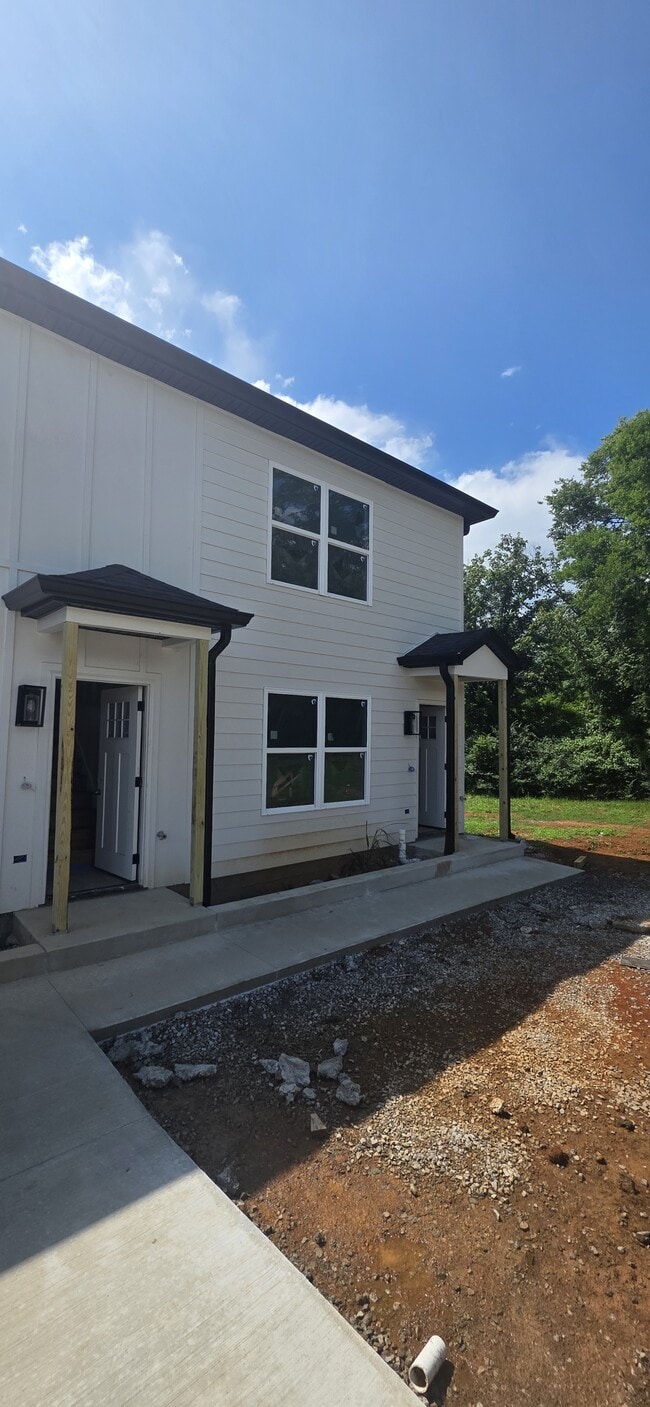 Building Photo - 219 Mullican St