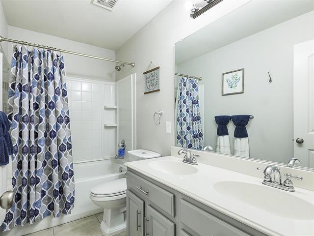 Building Photo - 2100 Del Mar Ct
