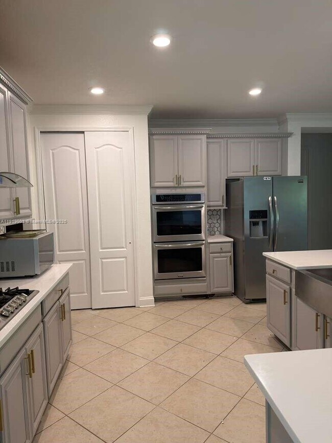 Building Photo - 174 Antilles Rd