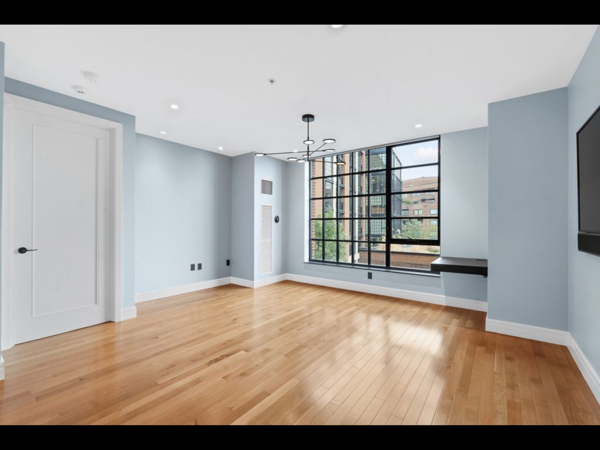 Building Photo - 3303 Water St NW