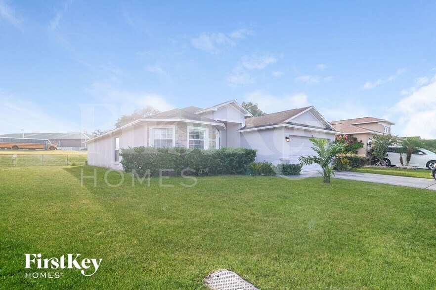 Building Photo - 850 Terranova Rd