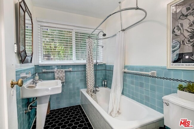 Building Photo - 5966 Graciosa Dr