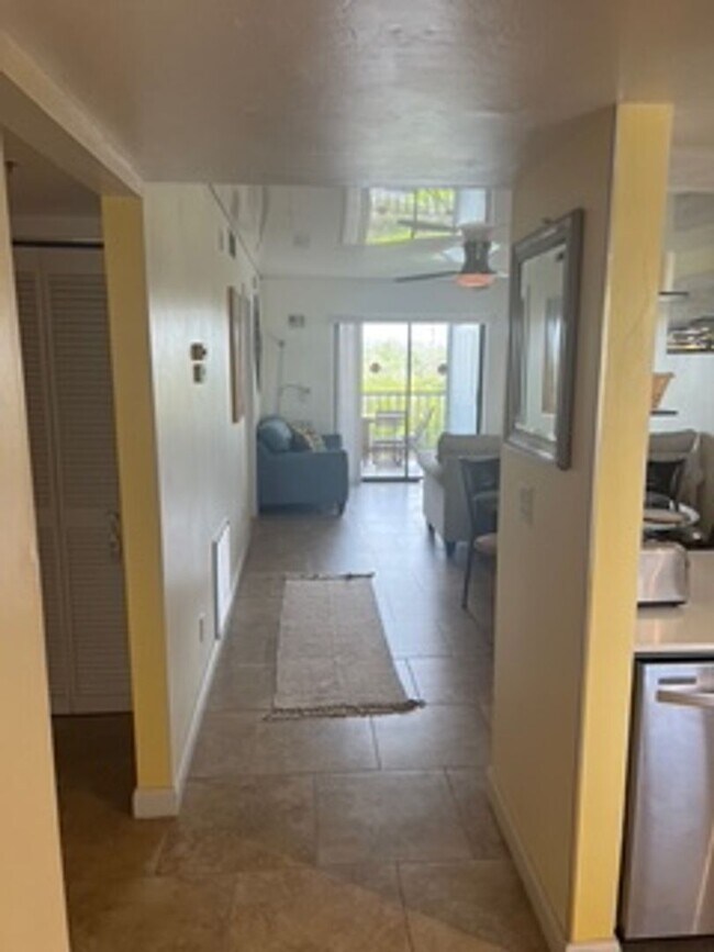 Building Photo - Fort Myers Beach Condo