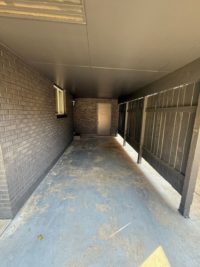 Building Photo - 1332 SW 8th Ave