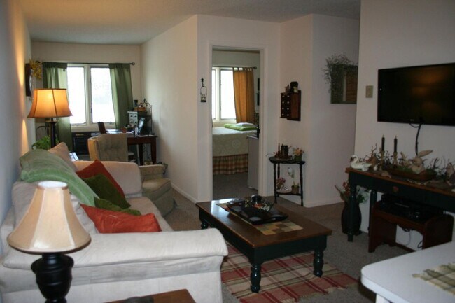 Building Photo - FiveTen