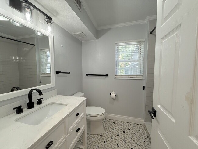 Building Photo - 7808 Bay Dr