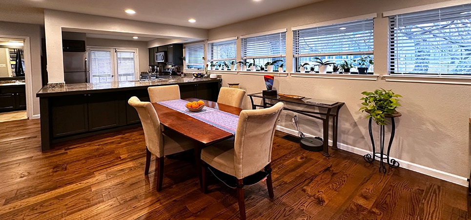 The dining space can accomodate any size table and chairs - 8710 Park Ln