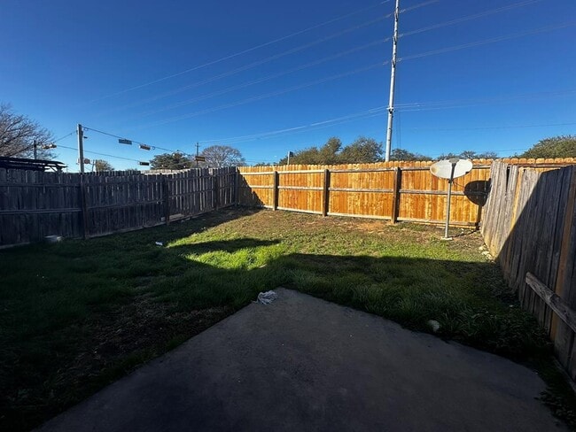 Building Photo - 2606 Howellwood Wy