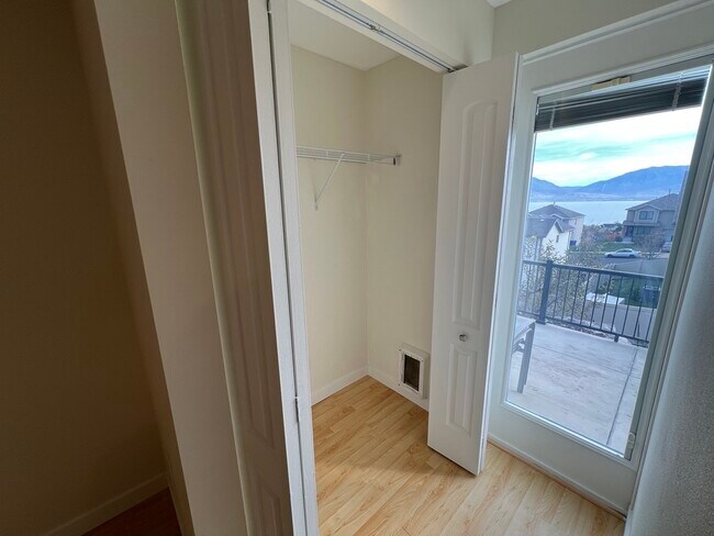 Building Photo - 3558 Sharp Shinned Trail