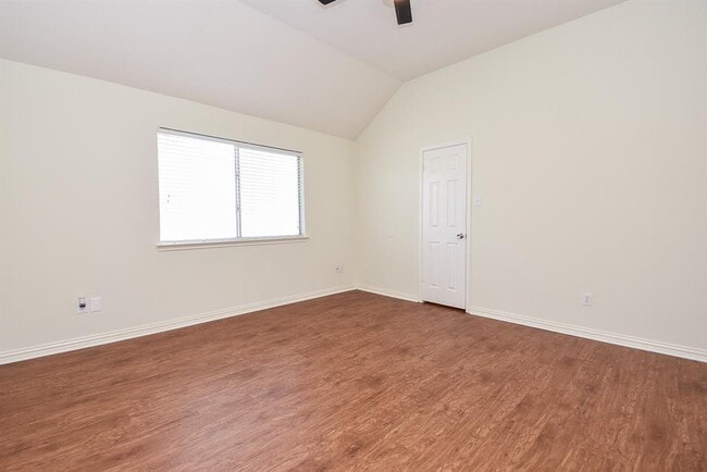 Building Photo - 4026 Almond Lake Dr
