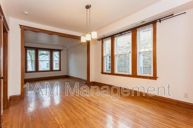Building Photo - 3228 N Lawndale Ave