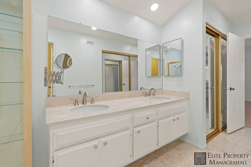 Building Photo - 1409 Athena
